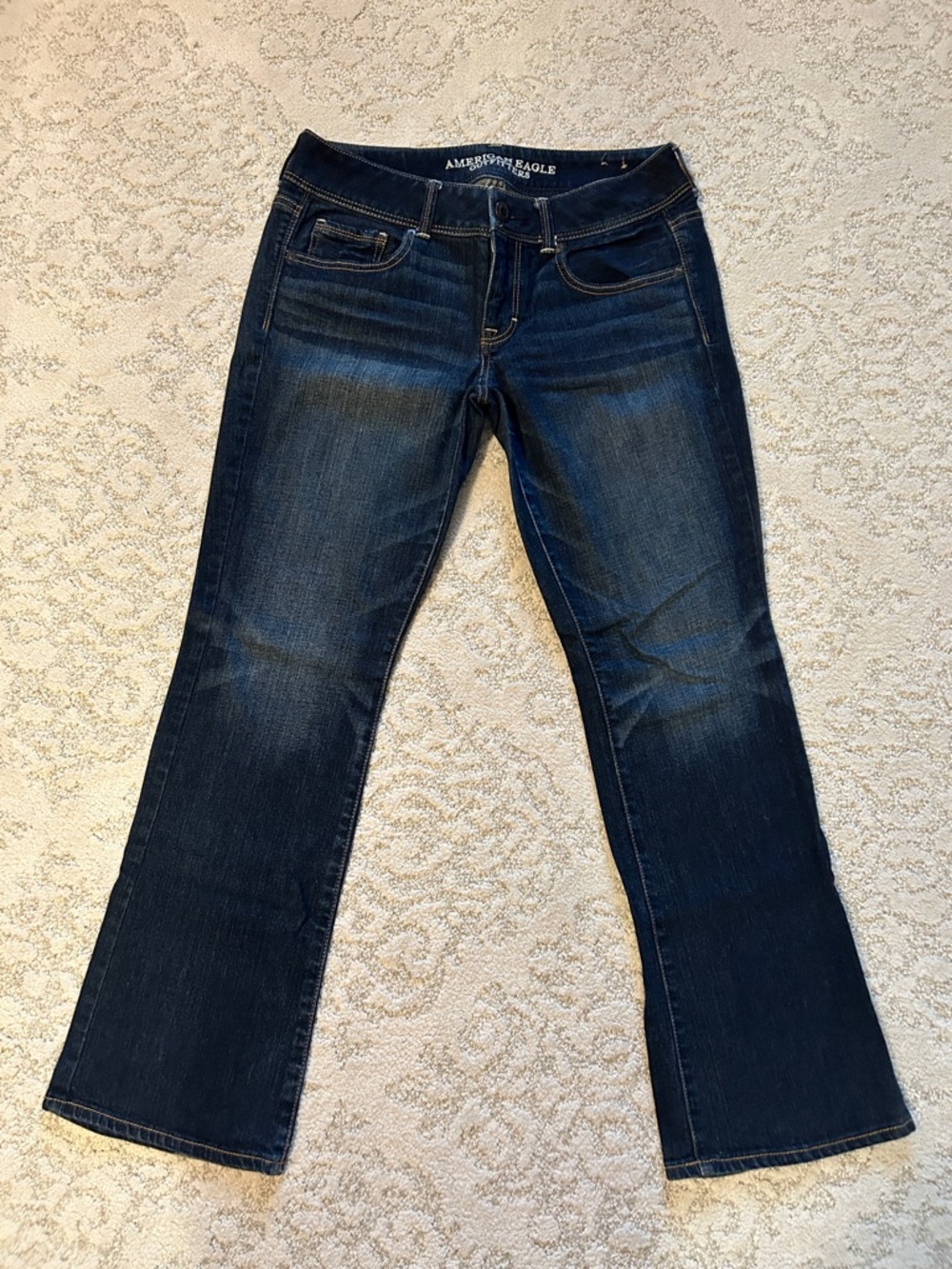 American Eagle Outfitters Dark Blue bootcut Jeans. Kickboot